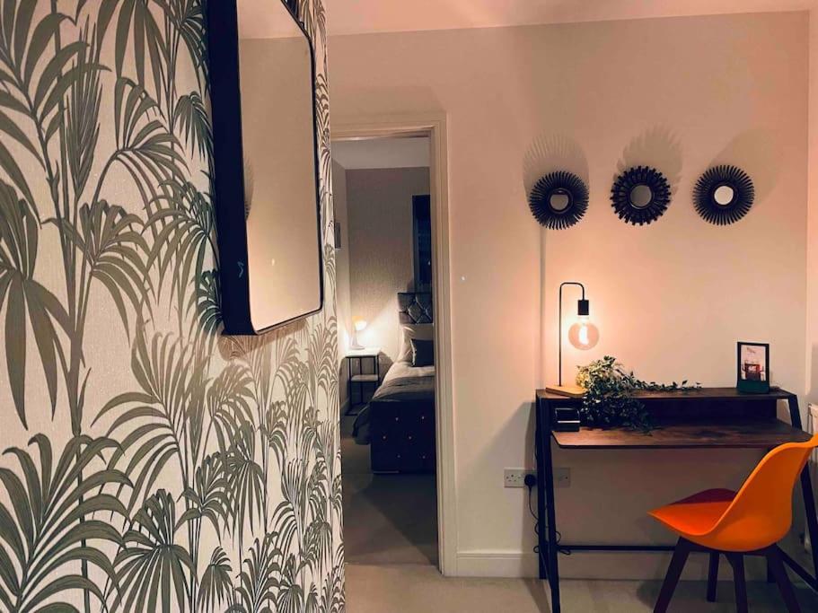 Luxury 2 Bedroom Waterfront Apartment With Balcony ニューポート エクステリア 写真